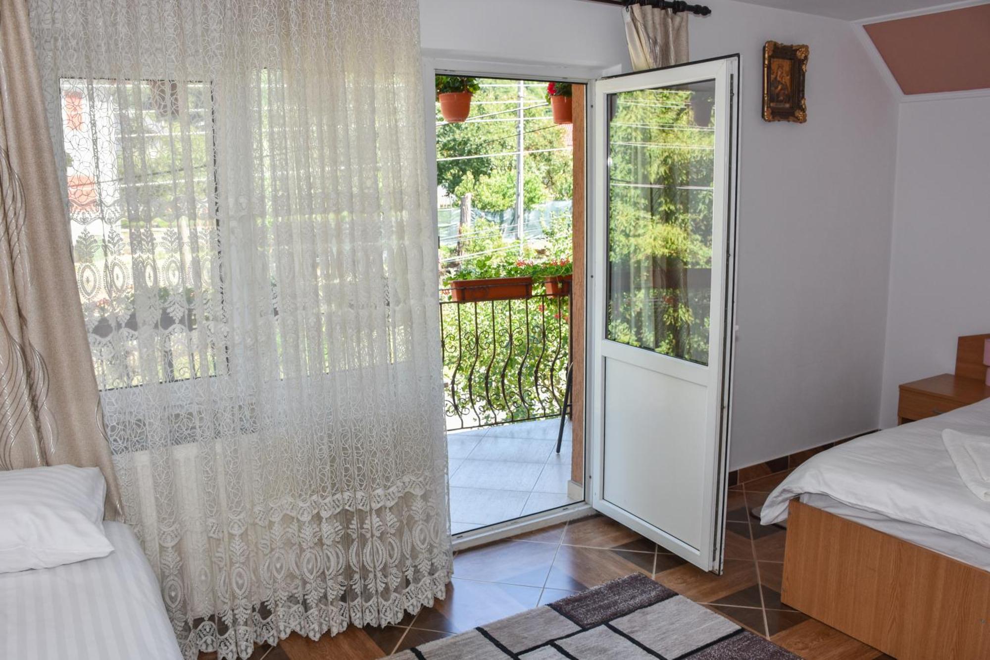 Curtea de ArgeşCasa Diana-Mariaアパートメント エクステリア 写真